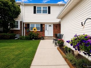 20248 Longwood Ct, Northville, MI 48167