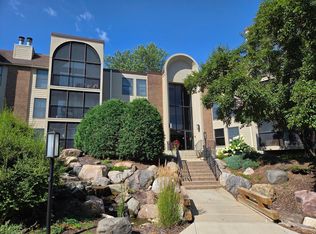 9500 Collegeview Rd APT 109, Bloomington, MN 55437