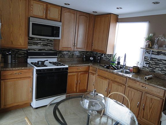 2nd image of 362 N Illinois Ave