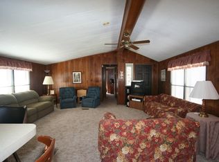 400 S Main St, Findlay, IL 62534