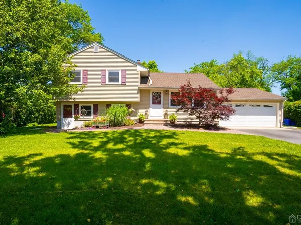 522 Runyon Ave, Piscataway, NJ 08854