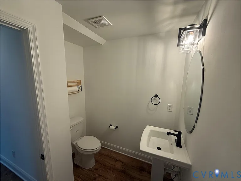7048 Dunton Rd — Photo 5