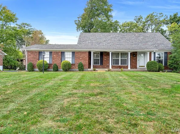 11673 Rossmoor Ln, Saint Louis, MO 63128