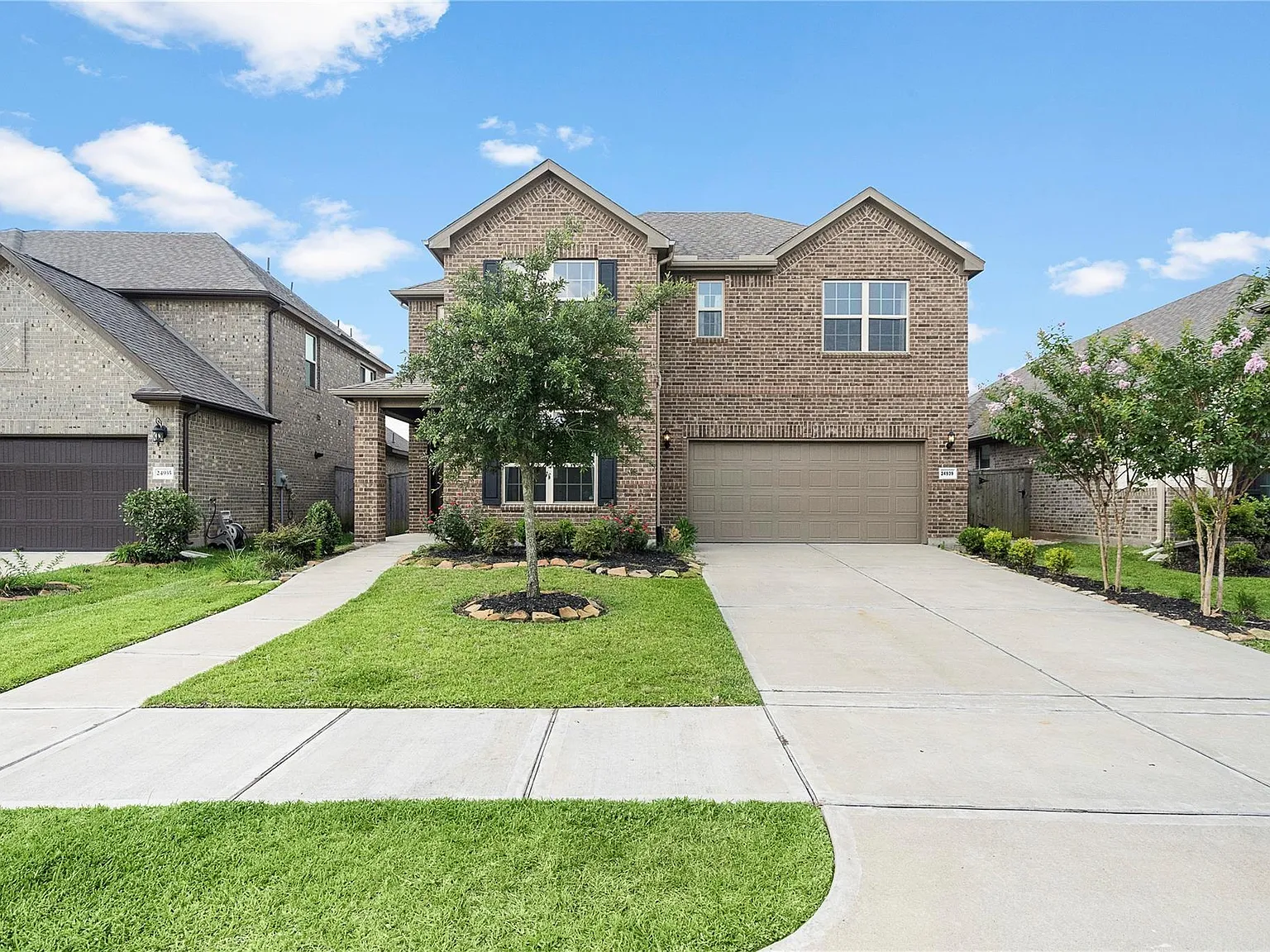 4 bed, 3.5 bath, 2983 sqft, $3,000 — Photo 2