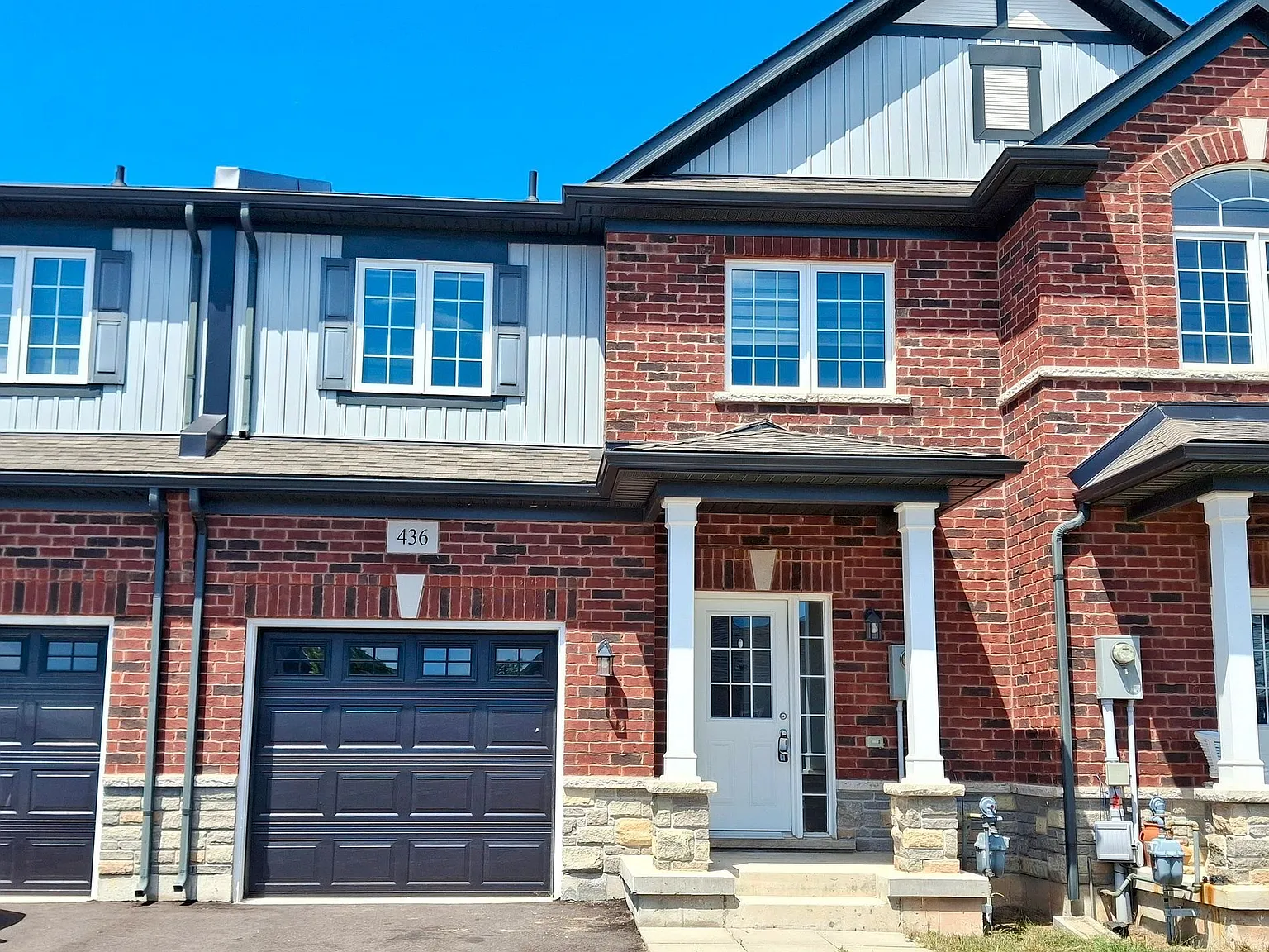 2 bed, $2,400 — Photo 2