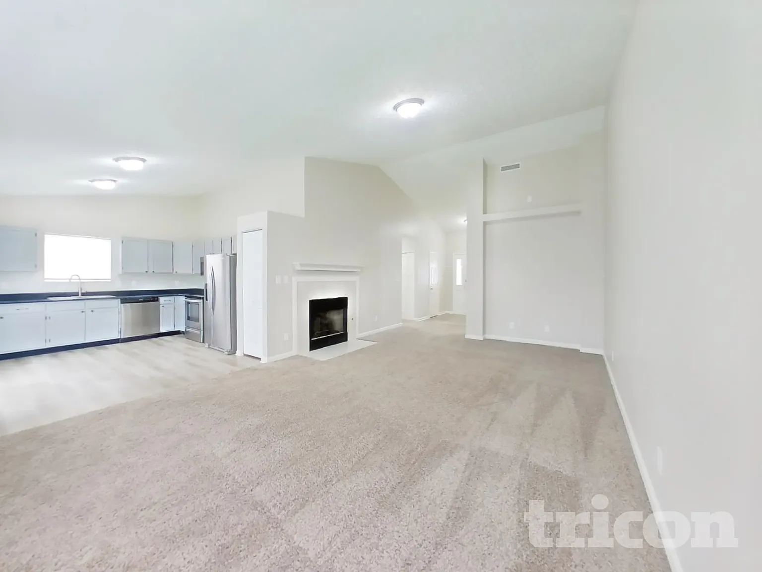 8439 Bentonville Place Indianapolis IN — Photo 3