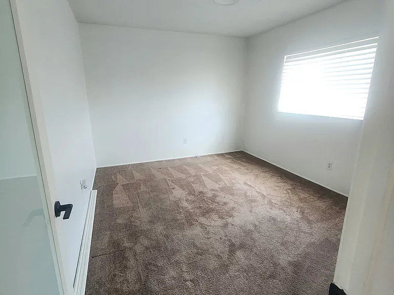 11901 York Ave #22 — Photo 3