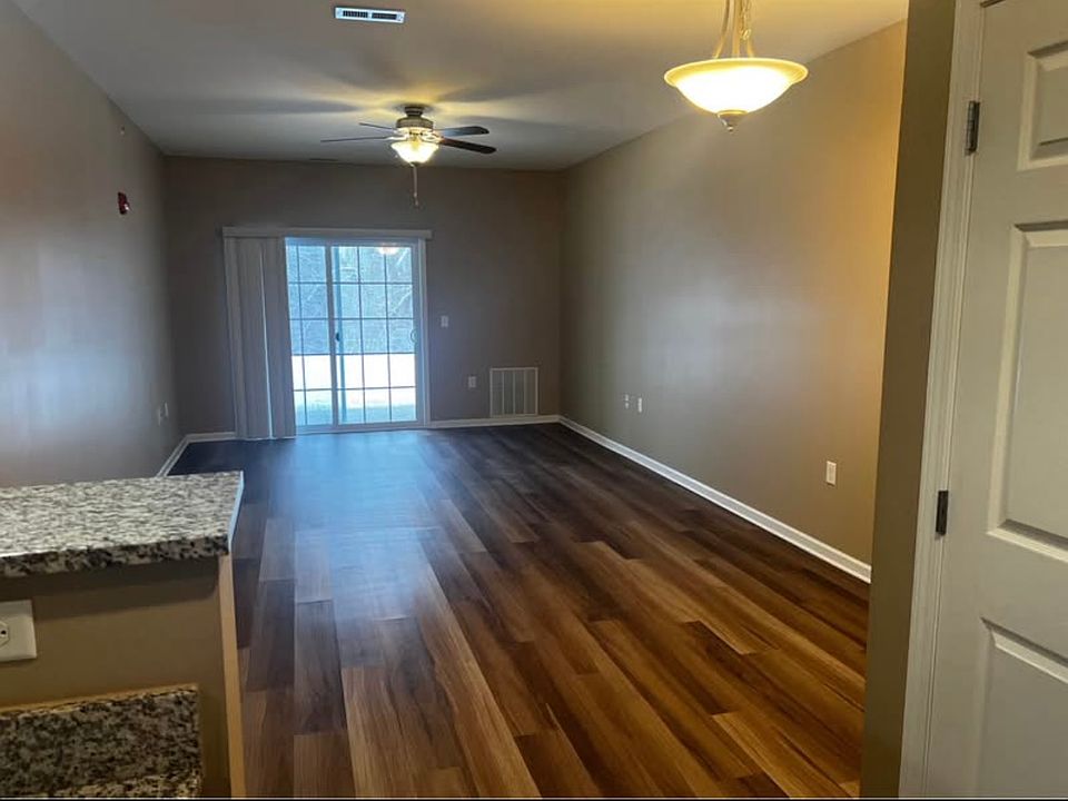 1st image of 5826 Broadway St #1014