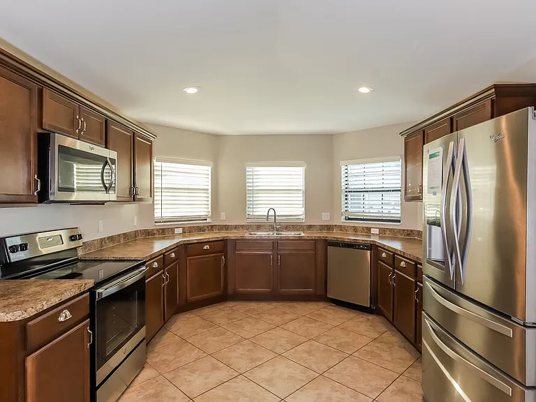 1817 James Towne Ln — Photo 6