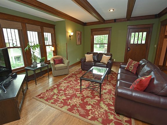 New Low-E Windows Thru Out