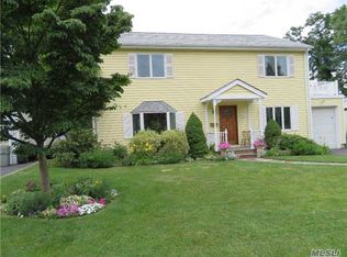 21 Purdue Rd, Glen Cove, NY 11542