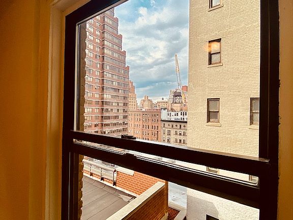 4th image of 215 W 83rd St APT 9D