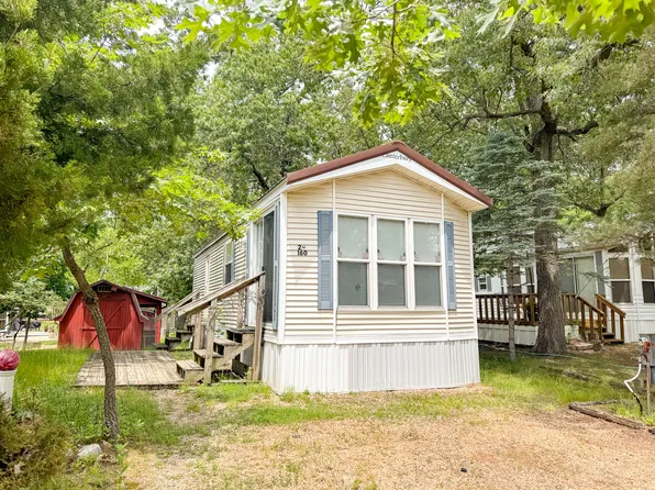 2/160 Woodhaven Dr E, Sublette, IL 61367