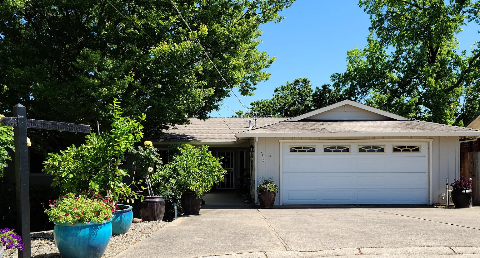 735 Cascade Ct photo 1