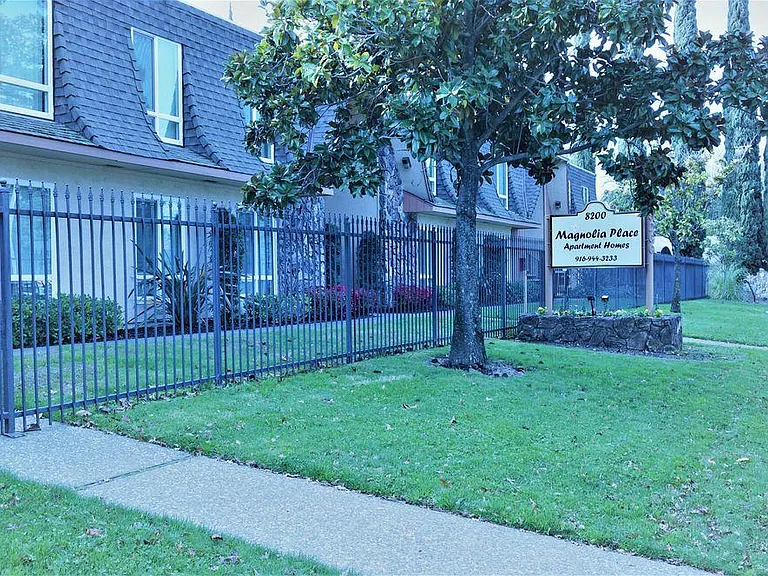 Magnolia Place — Photo 3