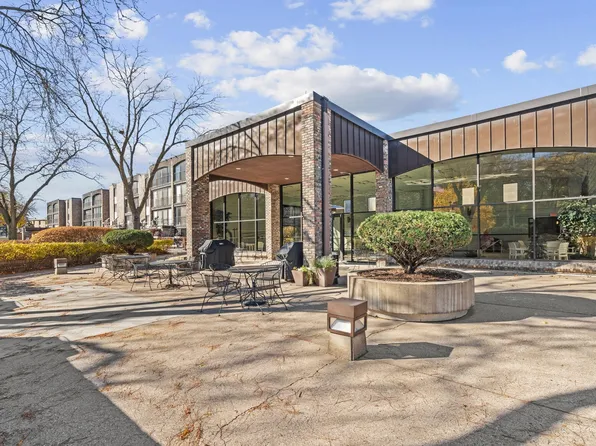 1101 Sibley Memorial Hwy APT 306, Mendota Heights, MN 55118