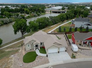 879 N Shoshone Dr, Douglas, WY 82633