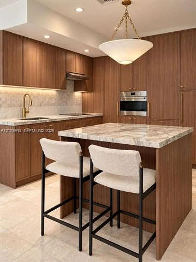 3042 SW 27th Ave th 8, Miami, FL 33133 — Photo 1