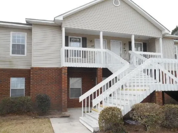 210 Magnolia Plantation Ct, Hinesville, GA 31313