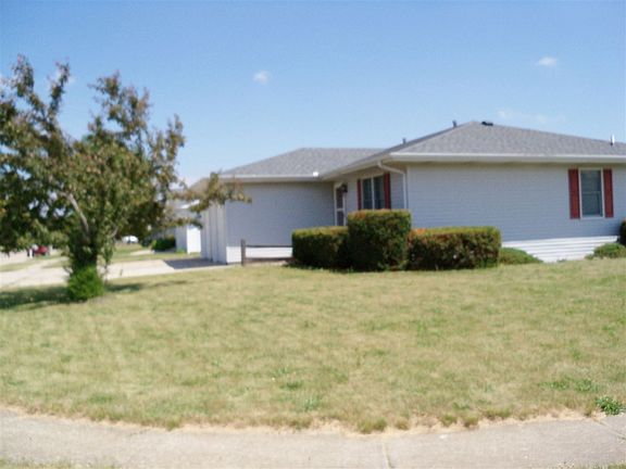 2nd image of 604 Bayberry Dr