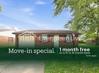8265 Mount Charles Dr, Dayton, OH 45424