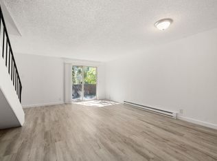 902 NW Carlon Ave APT 1, Bend, OR 97703