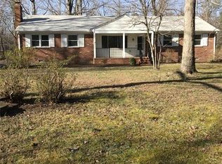 300 Gainsborough Ct, Midlothian, VA 23114