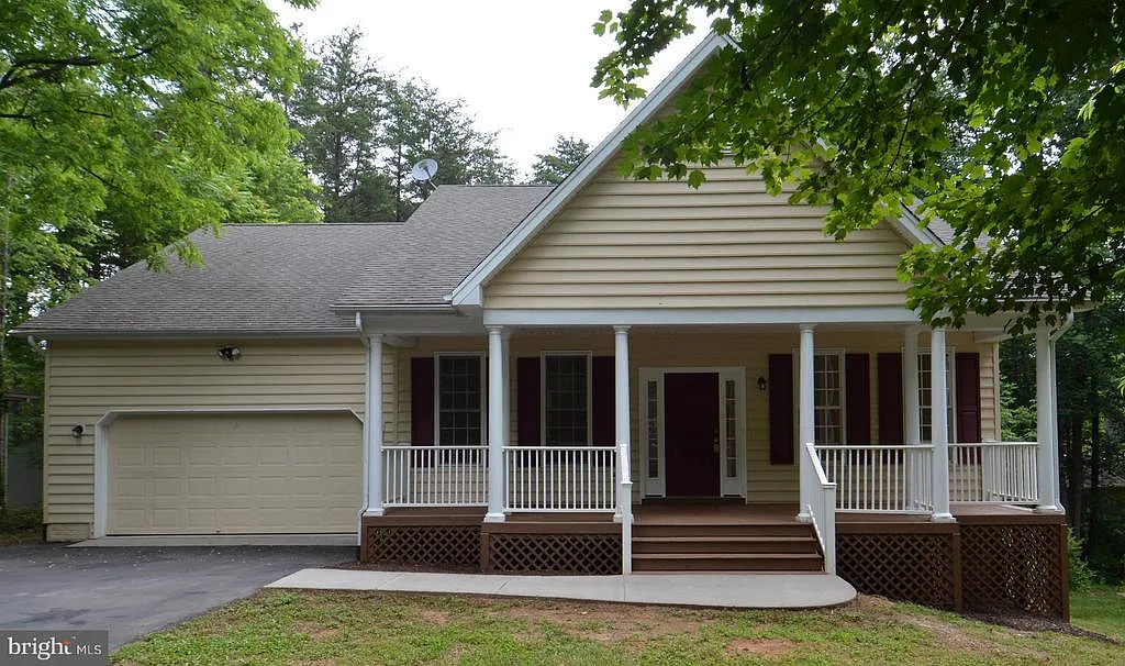 307 Stratford Cir photo 1