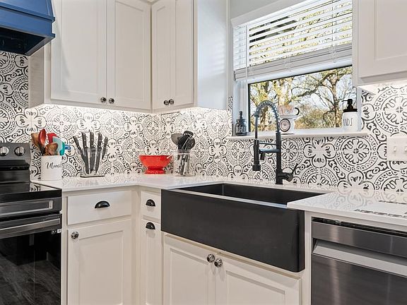 5th image of 104 Paseo Patricia St