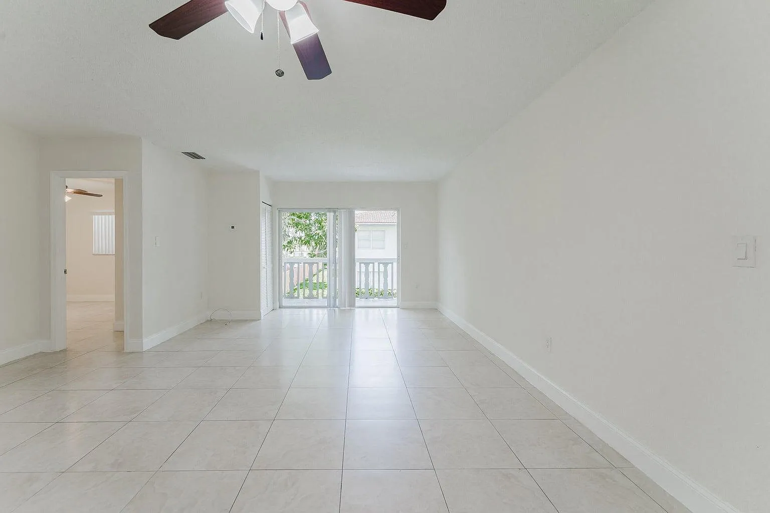 2 bed, 1.0 bath, 950 sqft, $2,100 — Photo 4