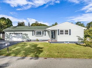76 Maple St, Beachwood, NJ