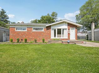 24895 Marine Ave, Eastpointe, MI 48021