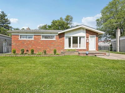 24895 Marine Ave, Eastpointe, MI, 48021