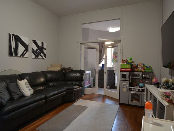3rd image of 154 W 70th St APT 8A