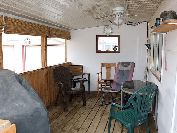 4th image of 708 Ellice STREET