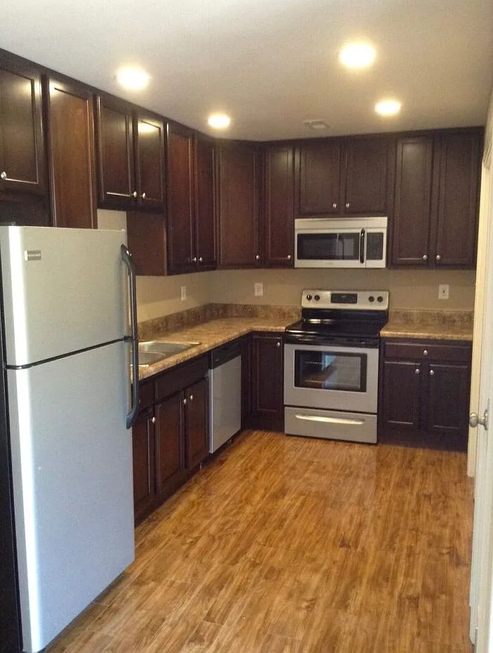 2 bed, 2.5 bath, 1100 sqft, $1,550 — Photo 4