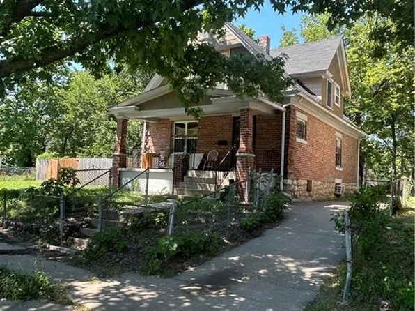 2512 Mersington Ave, Kansas City, MO 64127