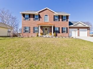 10 View Cir, Oreana, IL 62554
