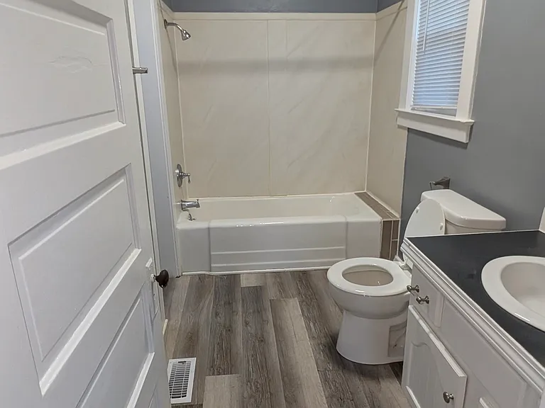 327 S Magnolia Ave — Photo 12