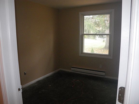 4th image of 8702 N Spring Valley Park Dr