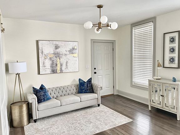 2nd image of 146 Washington St APT 2