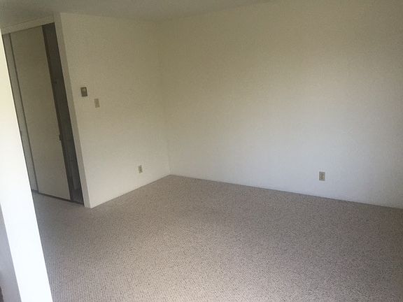 5th image of 614 Peninsula Ave APT 202