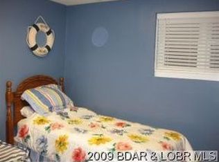 872 Ridge Cir, Sunrise Beach, MO 65079