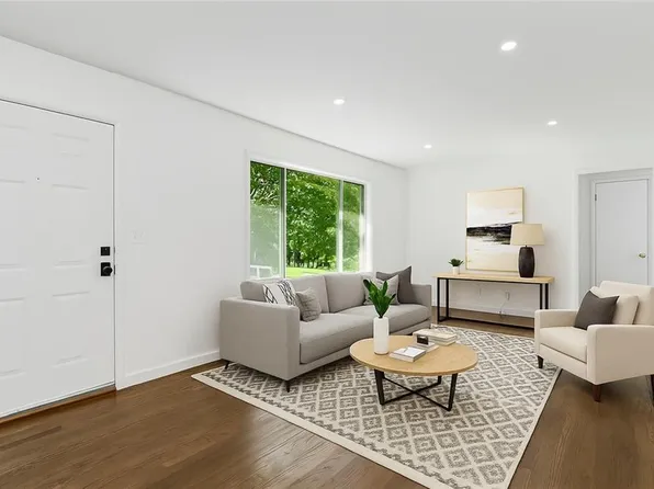 11406 E 49th St, Kansas City, MO 64133