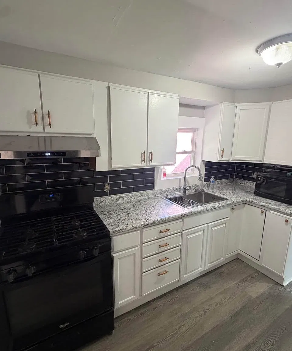 1 bed, 900 sqft, $750 — Photo 1