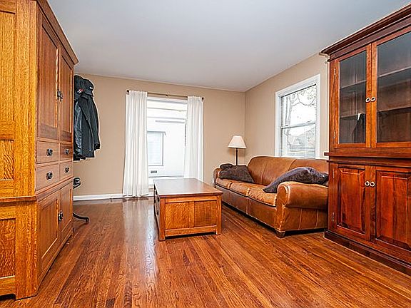 4th image of 1741 Gum St