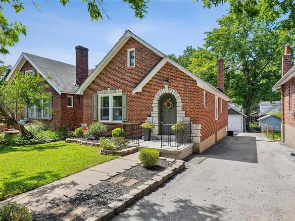 1415 Barger Pl, Saint Louis, MO 63117