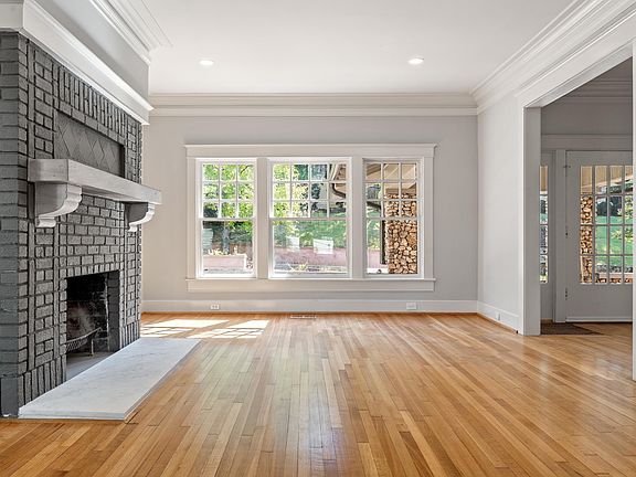 3rd image of 1514 Milner Cres