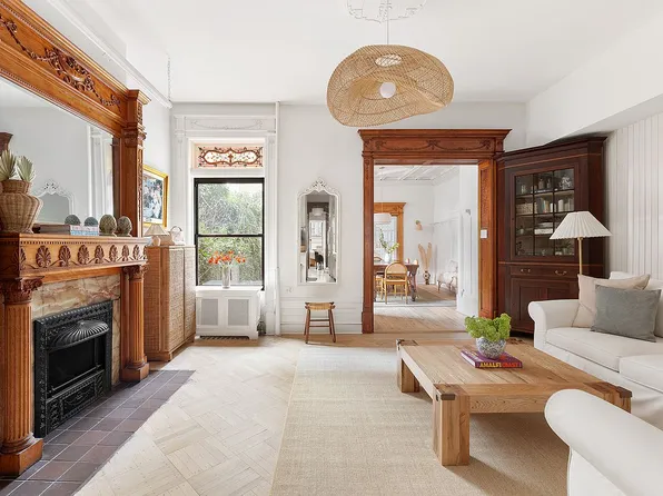 648 2nd St APT 2, Brooklyn, NY 11215