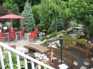 306 Cherry Creek Ln, Rochester, NY 14626